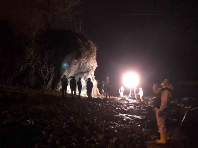 Rize'deki Kayip Olayinda Süphelinin Gösterdigi Yerden Ceset Çikmadi