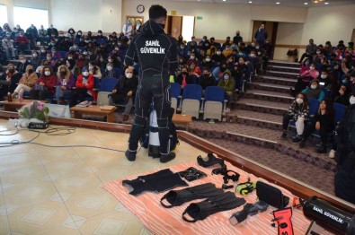 Edremit'te Sahil Güvenlik Ve Sat Komandolari Ögrencilere Mesleklerini Anlatti