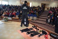 Edremit'te Sahil Güvenlik Ve Sat Komandolari Ögrencilere Mesleklerini Anlatti