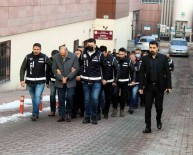 Suç Örgütü Operasyonunda 25 Kisi Adliyede