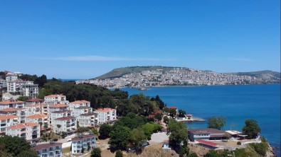 Baskan Baris Ayhan, Nisan Ayini Isaret Etti