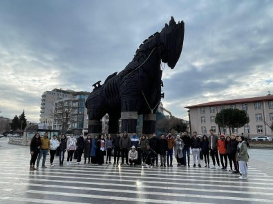Batman Üniversitesi Ögrencileri Sivas Ankara Ve Çanakkale'yi Gezdi