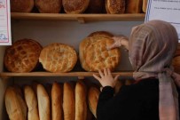 Izmir'de Ramazan Pidesi Mesaisi Basliyor