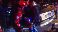 Kaza Yapan Otomobilde Sikisan Sürücüyü Itfaiye Kurtardi