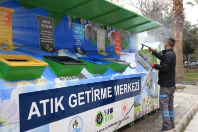 Pamukkale'de Temizlik Çalismalari Devam Ediyor