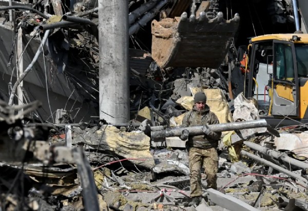 Ukrayna'da son durum! Rus kuvvetleri Kiev'de tıkandı!