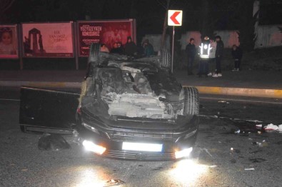 Küçükçekmece'de Otomobil Takla Atti Açiklamasi 1'I Agir 6 Kisi Yaralandi