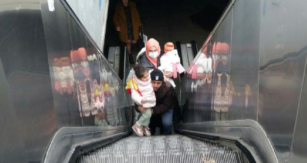 Taksim'de yürüyen merdiven çilesi! CHP'li İBB'den vatandaşa eziyete devam!