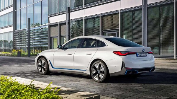 BMW i4 Türkiye'de satışta! Tamamen elektrikli modelin fiyat listesi belli oldu!