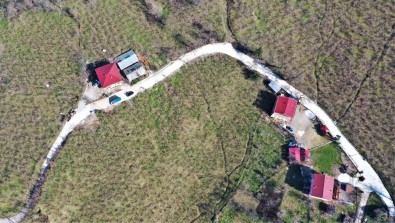 Altinordu'da Beton Yol Çalismalari Sürüyor