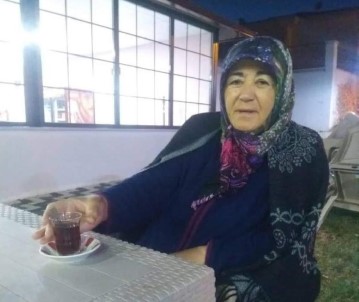 Kaldirimda Yüyürken Kafasina Cam Düserek Ölmüstü, Cam Üreticisi Firmanin Yetkilisi 2,5 Yil Hapse Çarptirildi