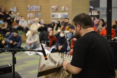 Ünlü Sanatçidan 'Kütüphane Haftasi'na Özel Konser