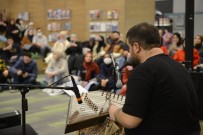 Ünlü Sanatçidan 'Kütüphane Haftasi'na Özel Konser