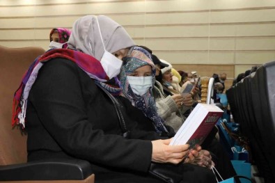 Yasli Bireylere Hafizayi Güçlü Tutmak Için Örgü Ve Bulmaca Seti Hediye Edildi