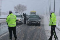 Aksaray - Konya Yolu Kar Yagisi Tipi Ve Buzlanma Nedeniyle Trafige Kapatildi Haberi