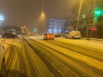 Ankara'da Kar Yagisi Etkili Oldu