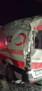 Hasta Tasiyan Ambulans Buzlanma Nedeniyle Kaza Yapti Açiklamasi 1 Yarali