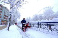 Kastamonu Belediyesi 95 Personel Ile Karla Mücadele Ediyor