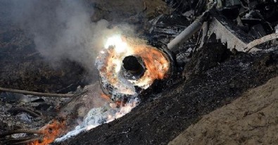Romanya'ya ait savaş uçağı ve askeri helikopter düştü:5 ölü!
