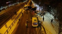 Yozgat'ta Yollar Buz Pistine Döndü, 15 Araç Birbirine Girdi Haberi