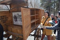 'Atli Kütüphane' Ile Kitap Okumaya Dikkat Çektiler