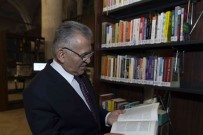 Büyüksehir'den Kütüphaneler Haftasi Hediyesi