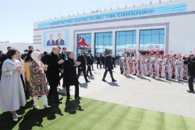 Özbekistan'da Başkan Erdoğan coşkusu! Her yer kırmızı beyaza büründü!