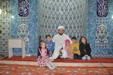 Rize'de Cami Imaminin Örnek Davranisi En Çok Çocuklari Mutlu Ediyor
