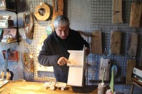 Yaklasik Yarim Asirdir Agaçlara Sekil Vererek Geçimini Sagliyor