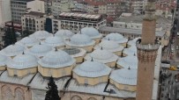 623 Yillik Ulu Cami'ye Ramazan Mahyasi Asildi