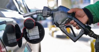 Akaryakıtta peş peşe indirimler!  Brent petrolde 'Barış Diplomasisi' etkisini gösterdi!