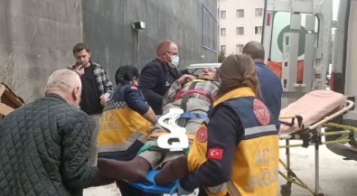 Budama Yaptigi Agaçtan Düsen Vatandas Yaralandi