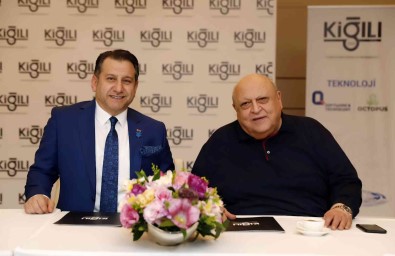 Hazir Giyimde Metaverse Evrenine Adim Atiliyor