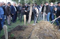 Kazada Hayatini Kaybeden Genç Defnedildi