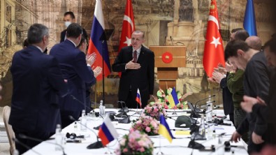 Türkiye dünyaya diplomasi dersi veriyor! Fransa'dan 'Türkiye yerimizi aldı' tehdidi!
