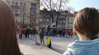 UKRAYNA - Ukrayna sokakları 'Bayraktar' diye inliyor!