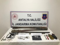 5 Mahalleye Dadanan Kablo Hirsizi Jandarmaya Takildi