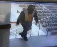 Ögretmenlerin Paralarini Çalan Süpheli Tutuklandi