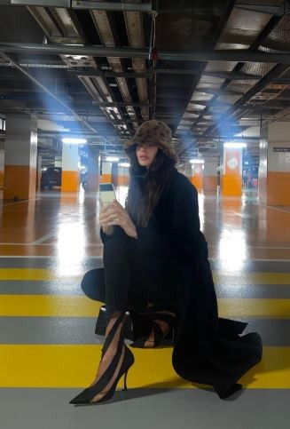 Sosyetik güzel Yasemin Özilhan, yeni paylaşımıyla yine olay oldu! Yasemin Özilhan, bu kez giydiği 16 bin TL’lik botlarıyla gündemde!