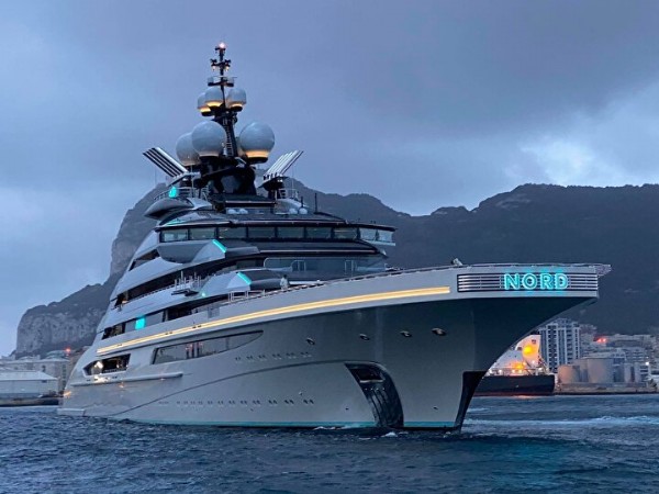 Putin'e yakın Rus milyarderlere darbe üstüne darbe: 65 milyon avroluk yatına el konuldu