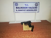Balikesir'de Polis 28 Aranan Sahsi Gözaltina Aldi
