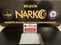 Bilecik'te Süpheli Sahsin Üzerinde 250 Gram Uyusturucu Madde Ele Geçirildi