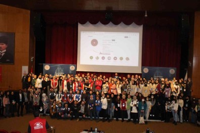 Genç Gönüllü Çalistayi Düzenlendi