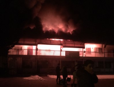 Ögrenci Yurdu Alev Alev Yandi