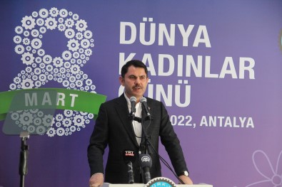 Bakan Kurum'dan, Zeytinliklerin Maden Sahasi Olacagina Dair Yapilan Elestiriye Yanit