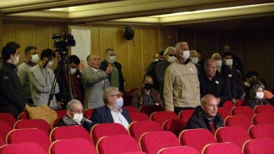 Engelliler Belediye Meclisini Basip Tehditler Savurdu