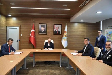 Inovatif Fikirler Yarismasi Protokolü Imzalandi