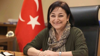 Kadiköy Belediyesi'nde 26 Müdürlügün 13'Ünün Basinda Kadinlar Var