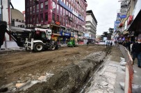 Kahramanmaras Caddesi'nin Yayalastirilmasi Çalismalari Basladi