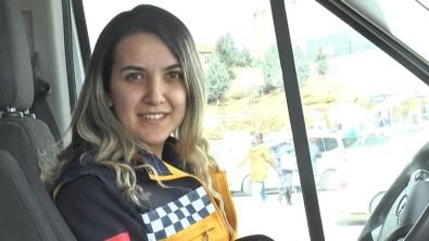 Kentin Ilk Ve Tek Kadin Ambulans Soförü Oldu